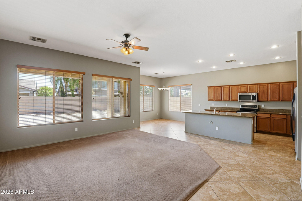 18185 W Rimrock Street - Photo 2