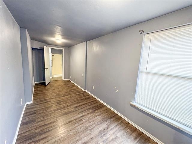 528 W Florence - Photo 6