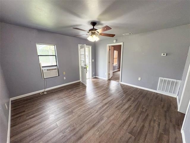 528 W Florence - Photo 2