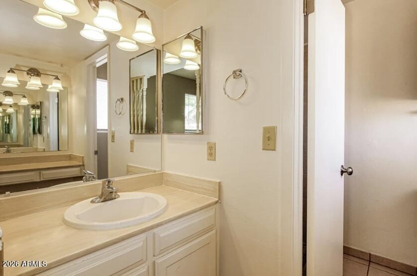 7556 W Turney Avenue - Photo 4