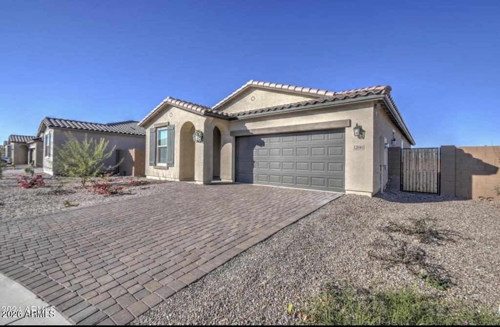 1266 E Kingman Street - Photo 2