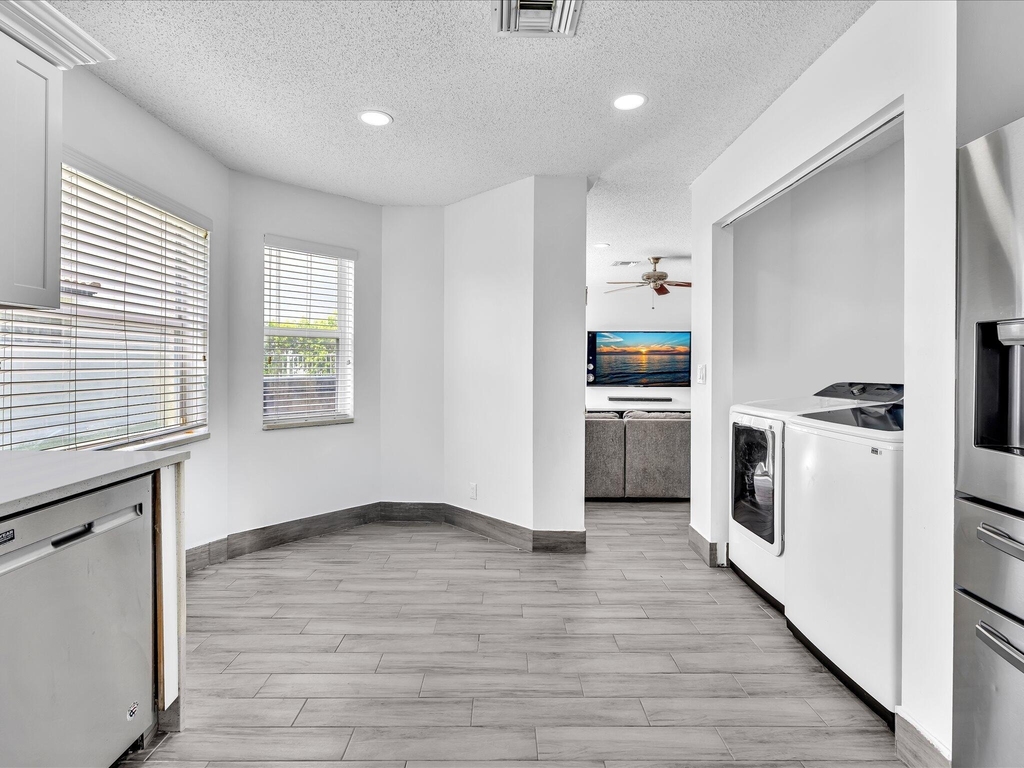 7145 Crescent Creek Place - Photo 33