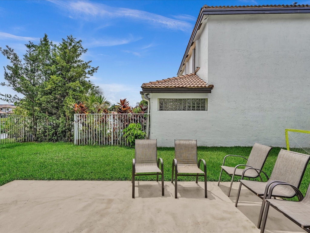 7145 Crescent Creek Place - Photo 13