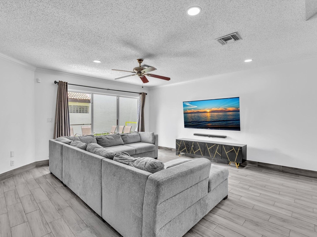7145 Crescent Creek Place - Photo 8