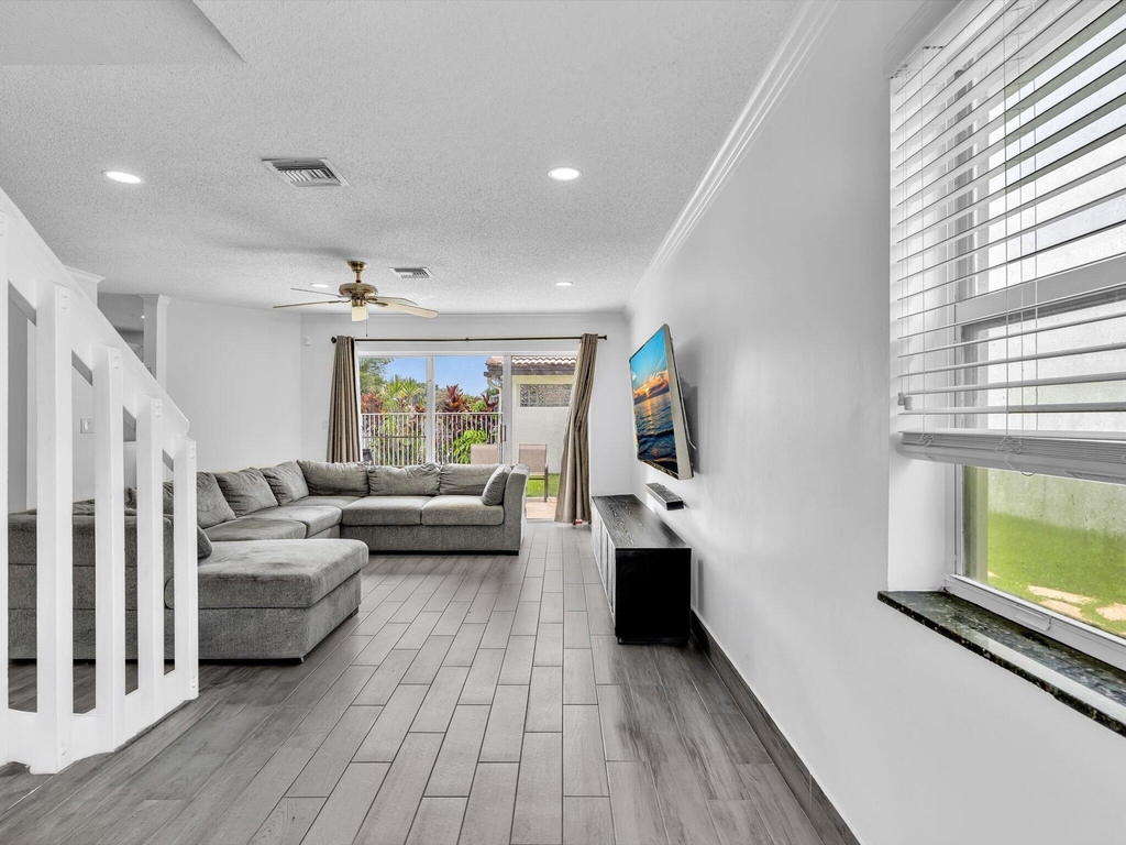 7145 Crescent Creek Place - Photo 6