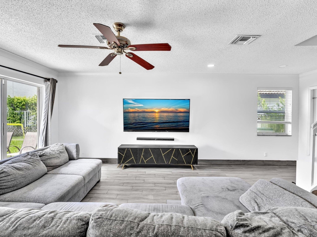 7145 Crescent Creek Place - Photo 9
