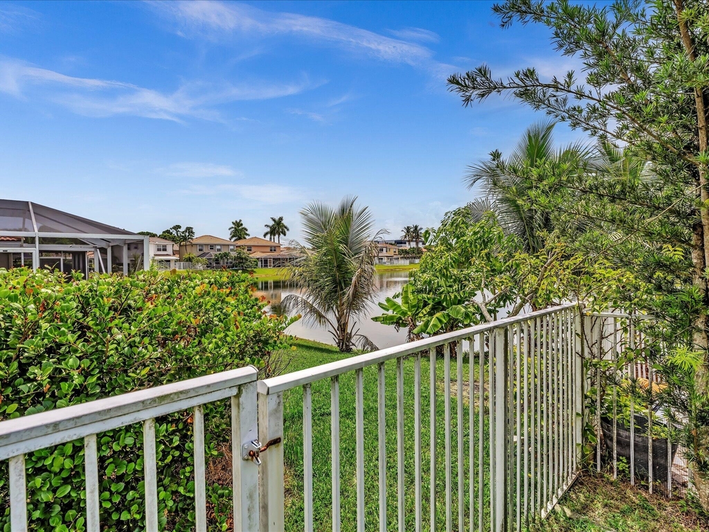 7145 Crescent Creek Place - Photo 15