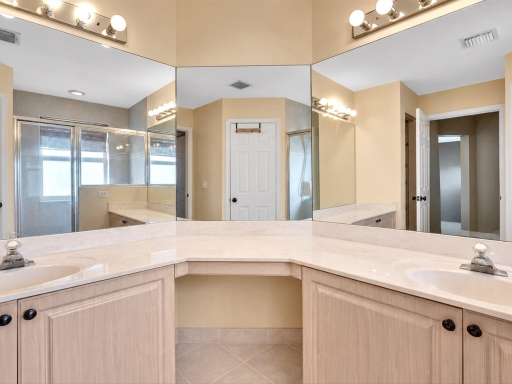 7145 Crescent Creek Place - Photo 47