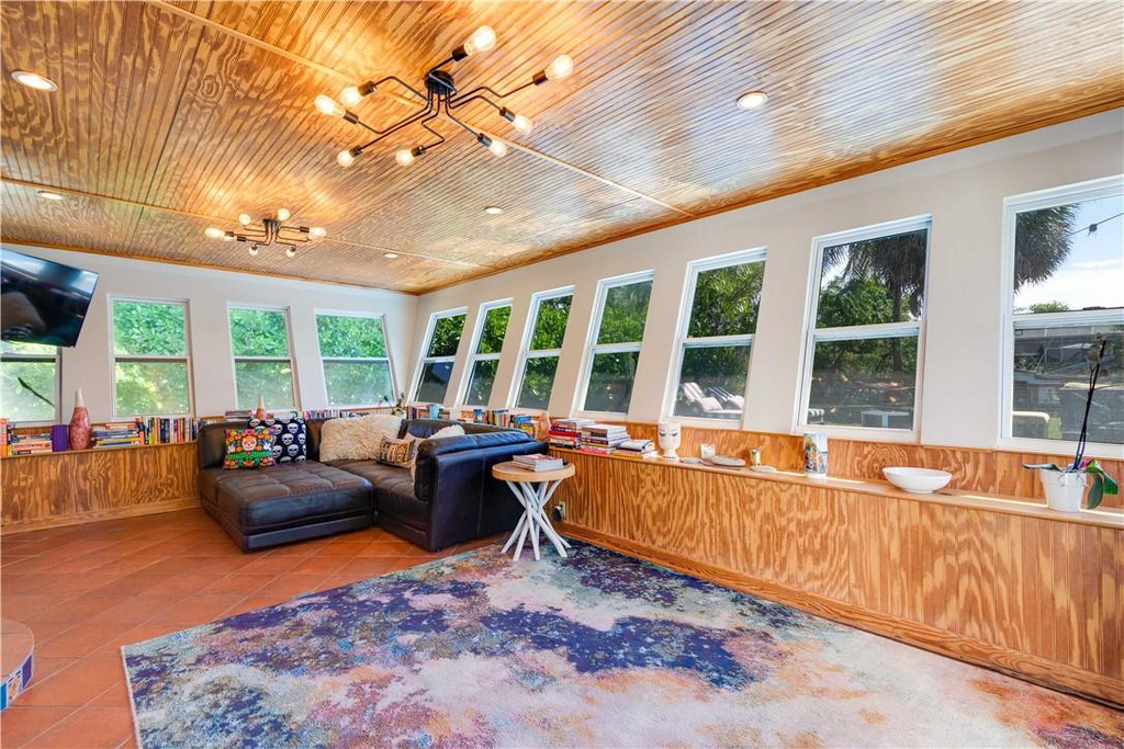 1132 Ne 105th Street - Photo 18