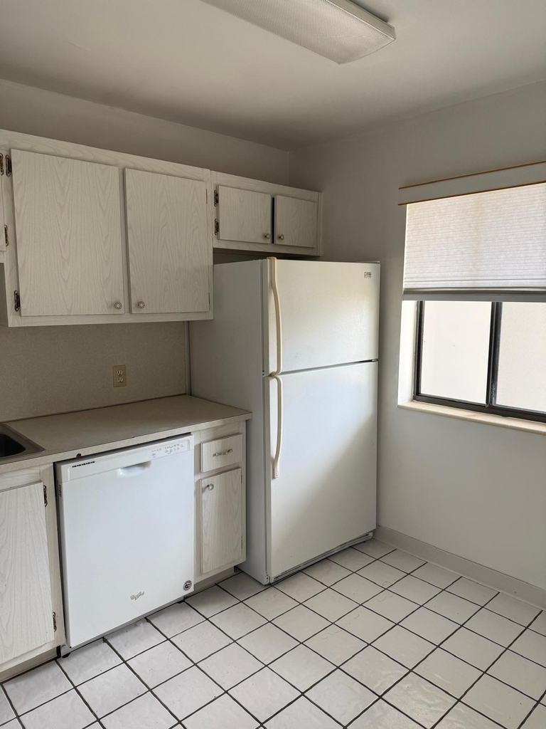 4465 Luxemburg Court - Photo 4