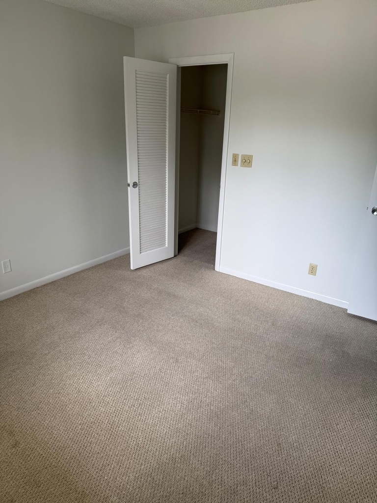 4465 Luxemburg Court - Photo 8