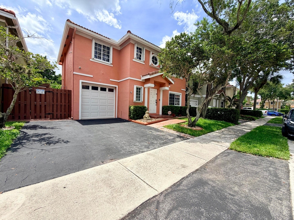 61 Nw 110th Avenue - Photo 1