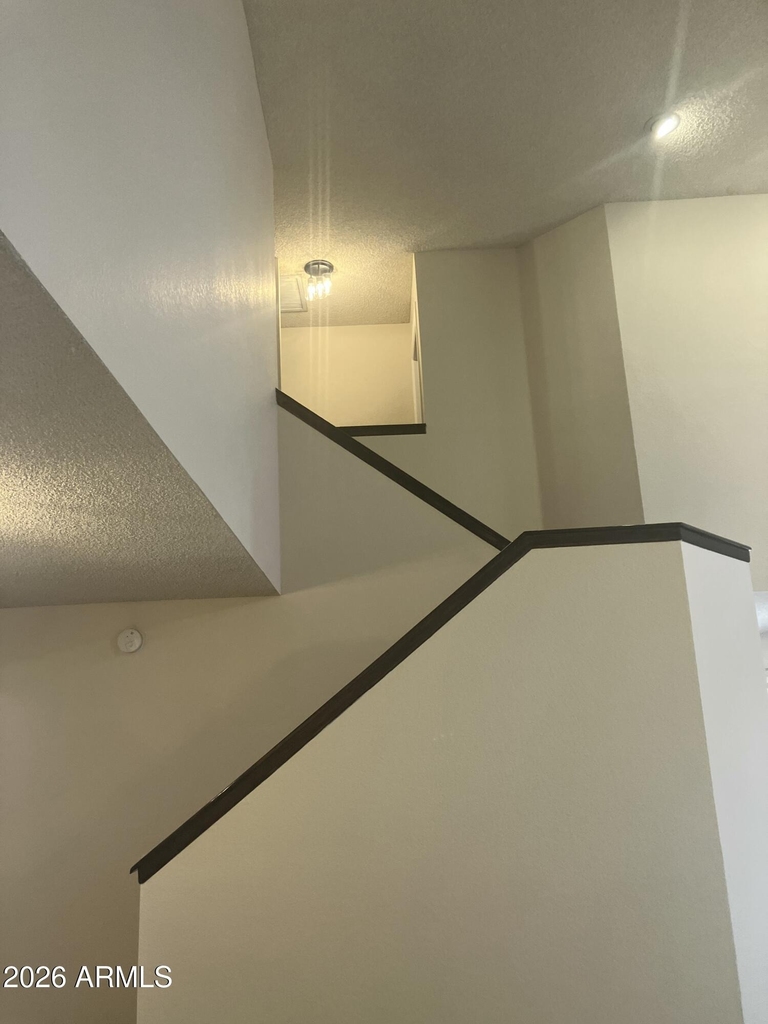 530 E Kerry Lane - Photo 10