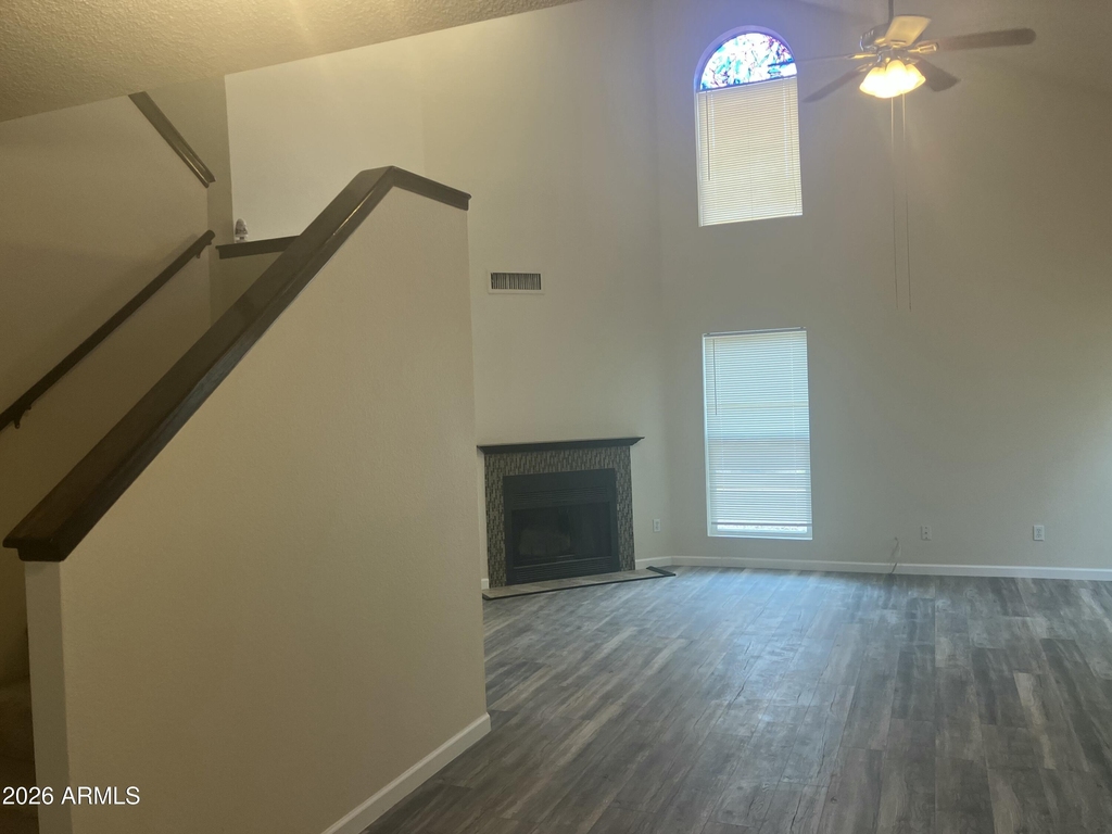 530 E Kerry Lane - Photo 28