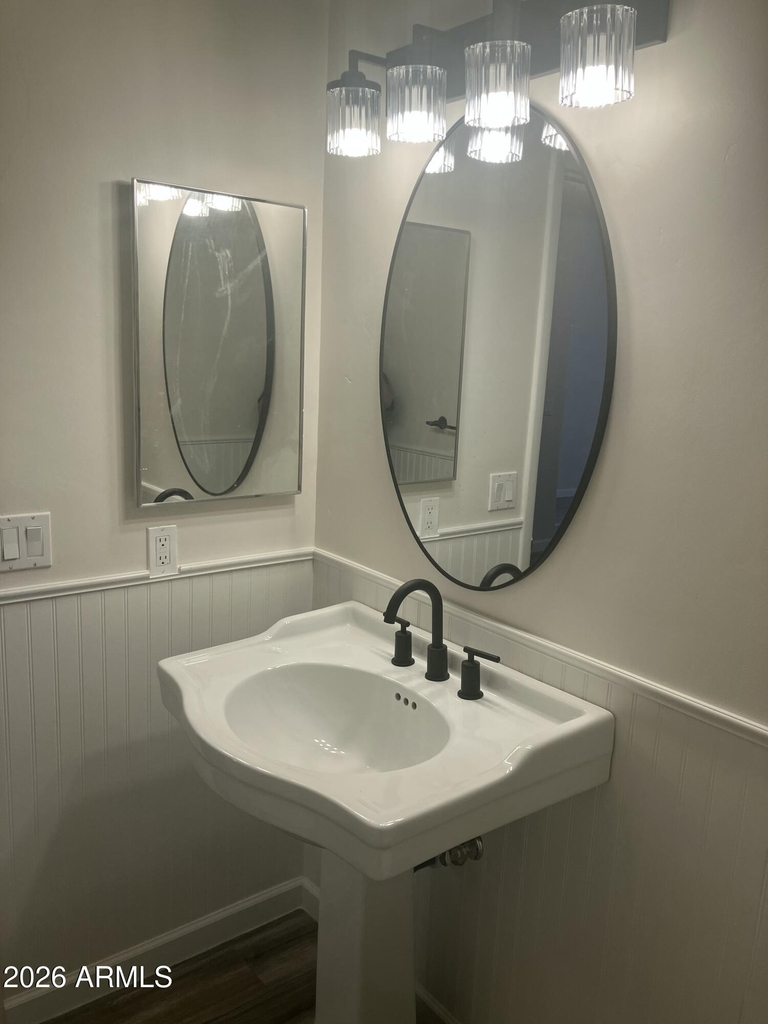 530 E Kerry Lane - Photo 15