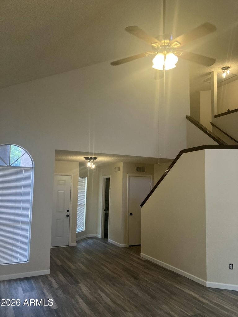 530 E Kerry Lane - Photo 7