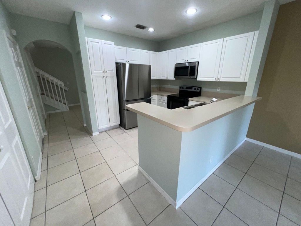 3361 Nw 29th Court - Photo 4