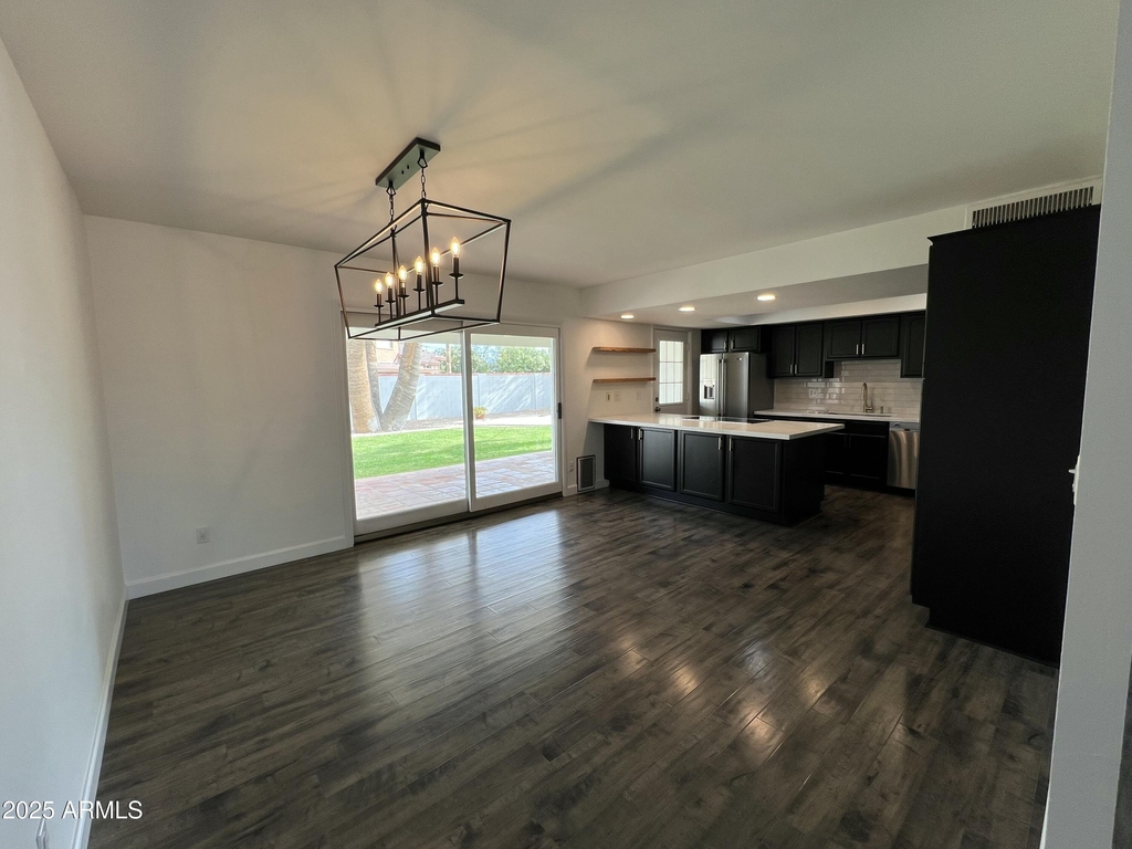 8744 E Rose Lane - Photo 2