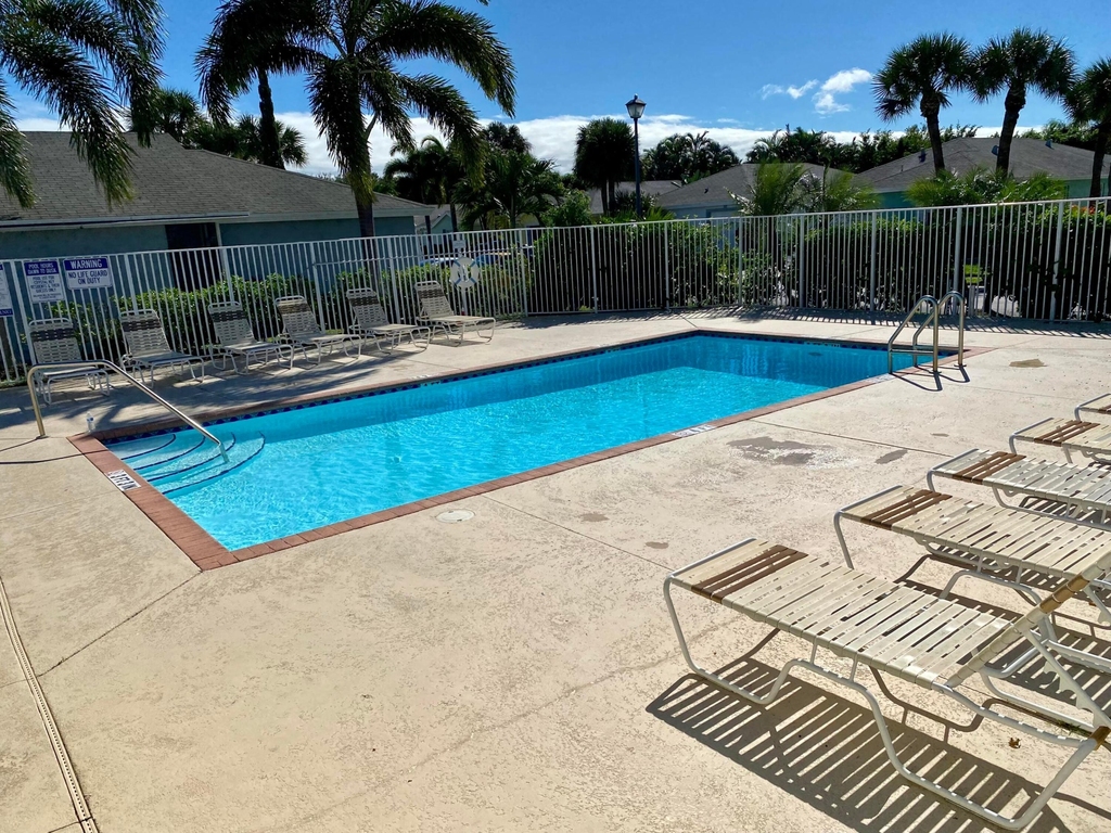 112 Sunset Boulevard - Photo 16