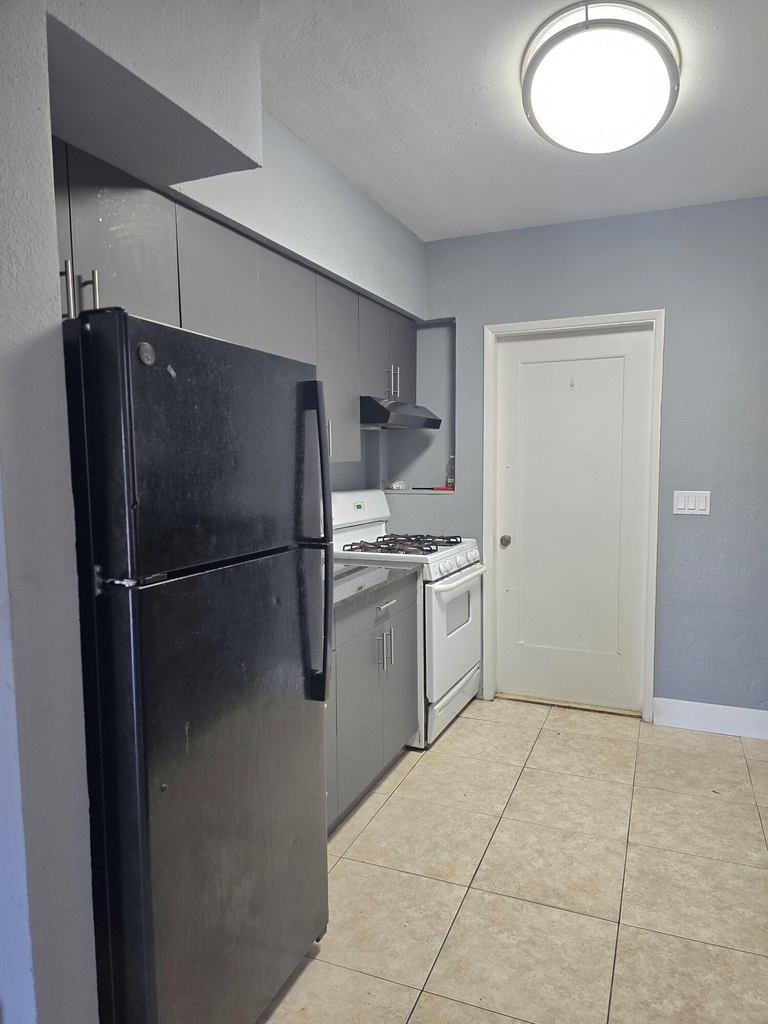 305 Sw 14th Street - Photo 5