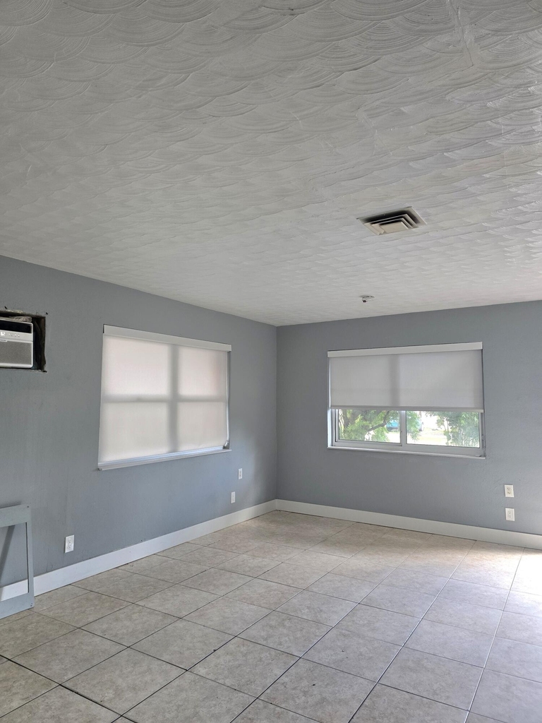 305 Sw 14th Street - Photo 3
