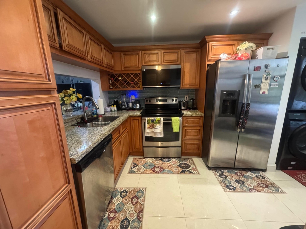 6575 W Oakland Park Boulevard - Photo 0