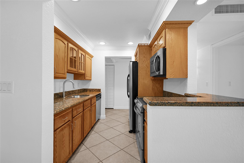 1515 E Broward Boulevard - Photo 7