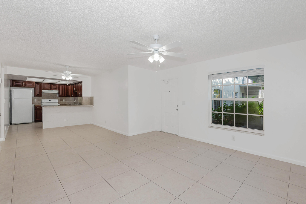 8830 W Sample Road - Photo 4