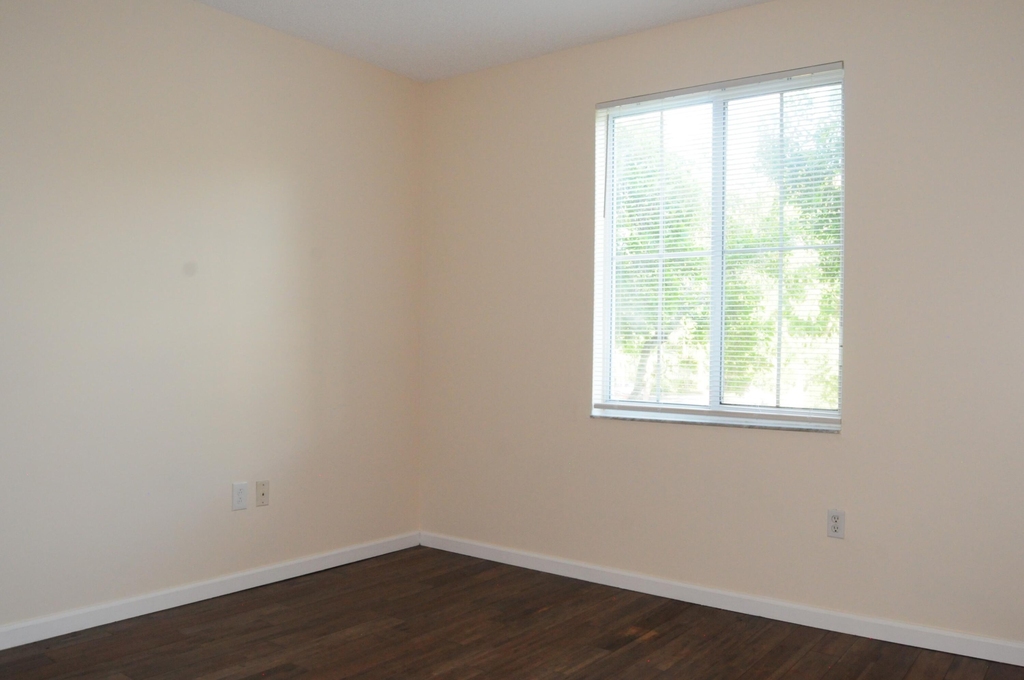 11685 W Atlantic Boulevard - Photo 8