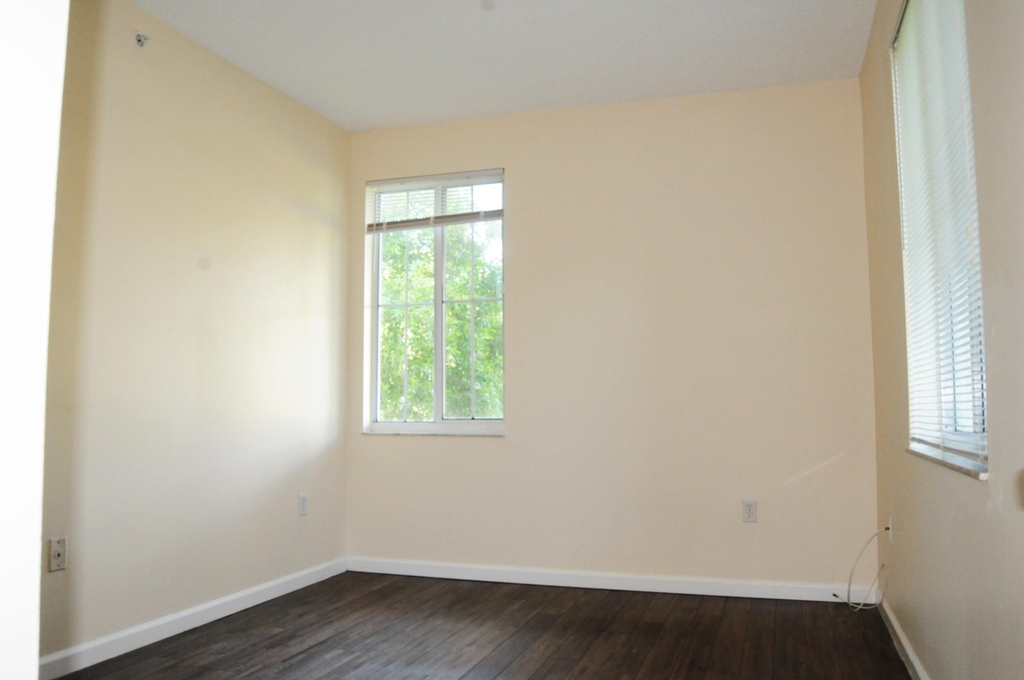 11685 W Atlantic Boulevard - Photo 10