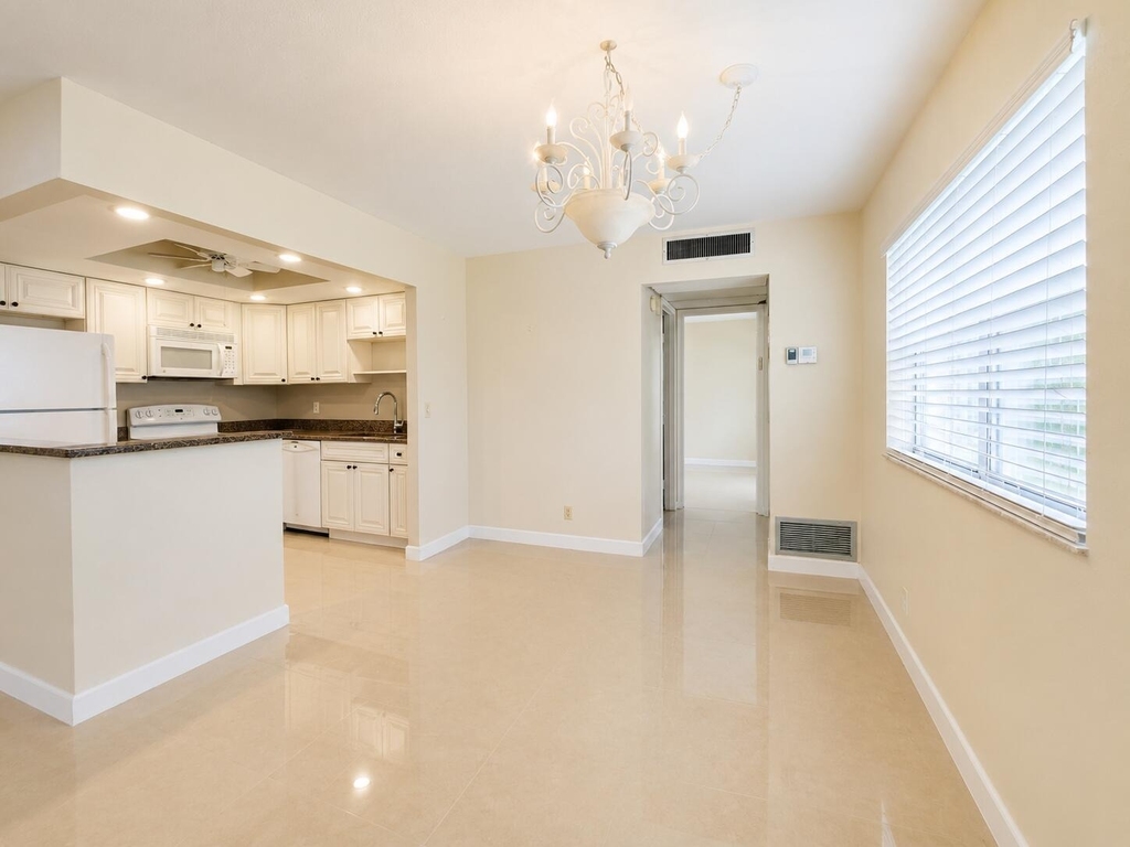 446 Saxony J Way - Photo 0