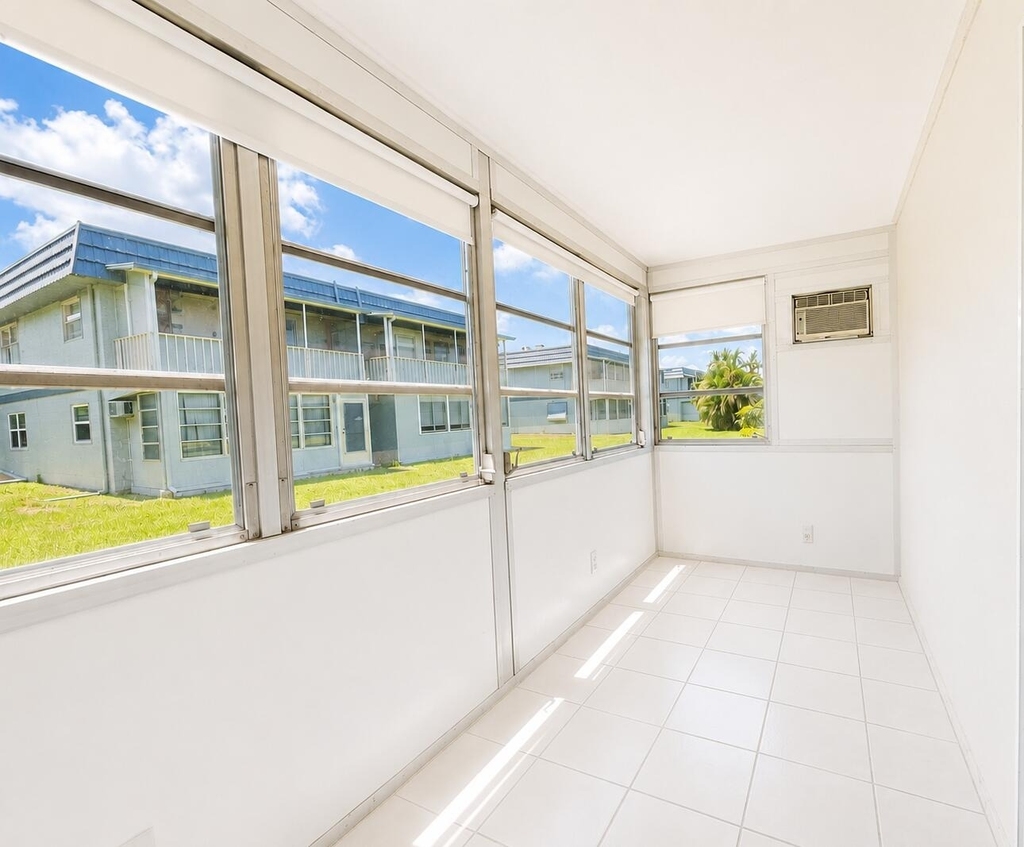 446 Saxony J Way - Photo 8