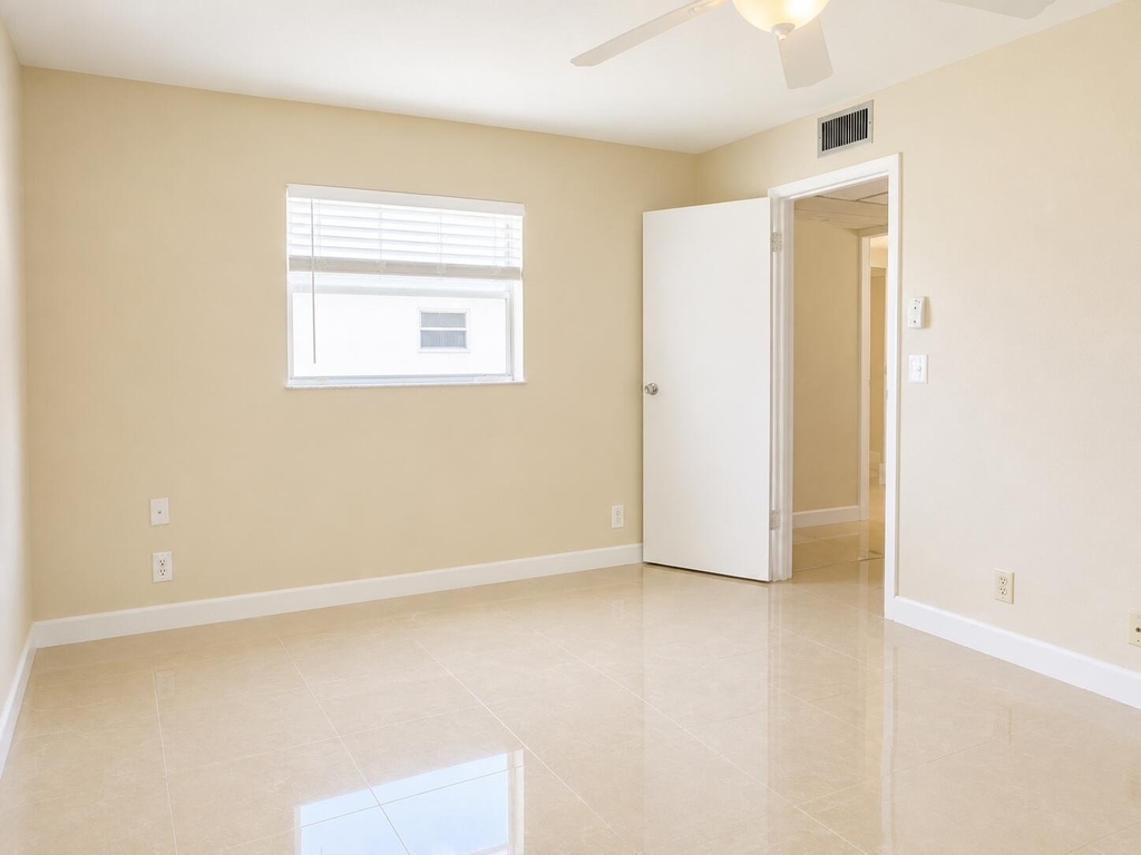 446 Saxony J Way - Photo 5