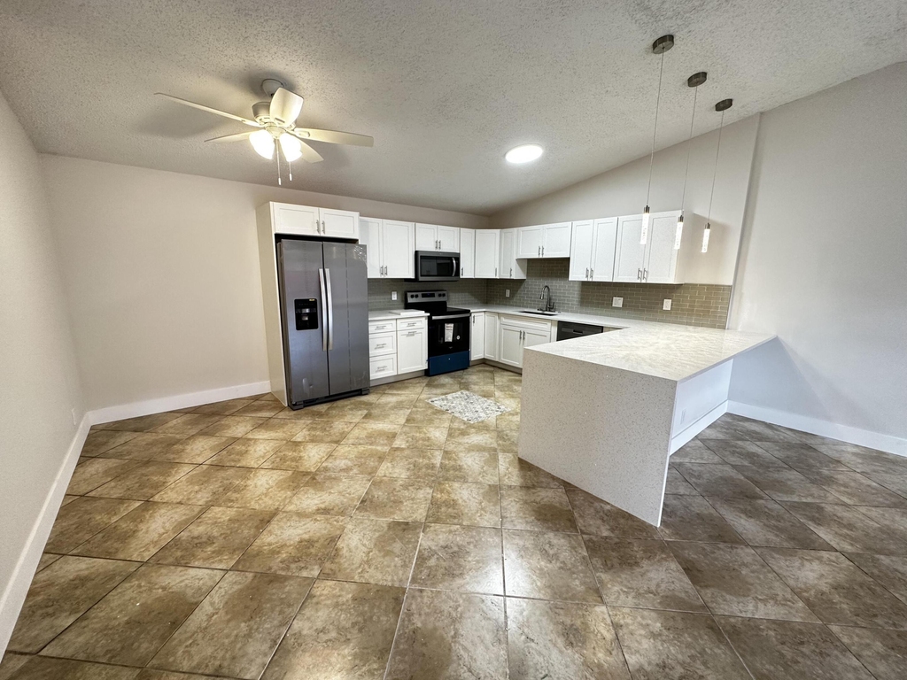 4326 Woodstock Drive - Photo 3
