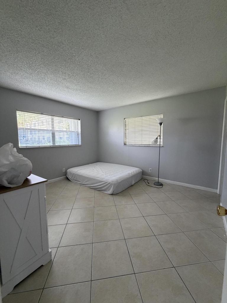 9915 Sandalfoot Boulevard - Photo 12