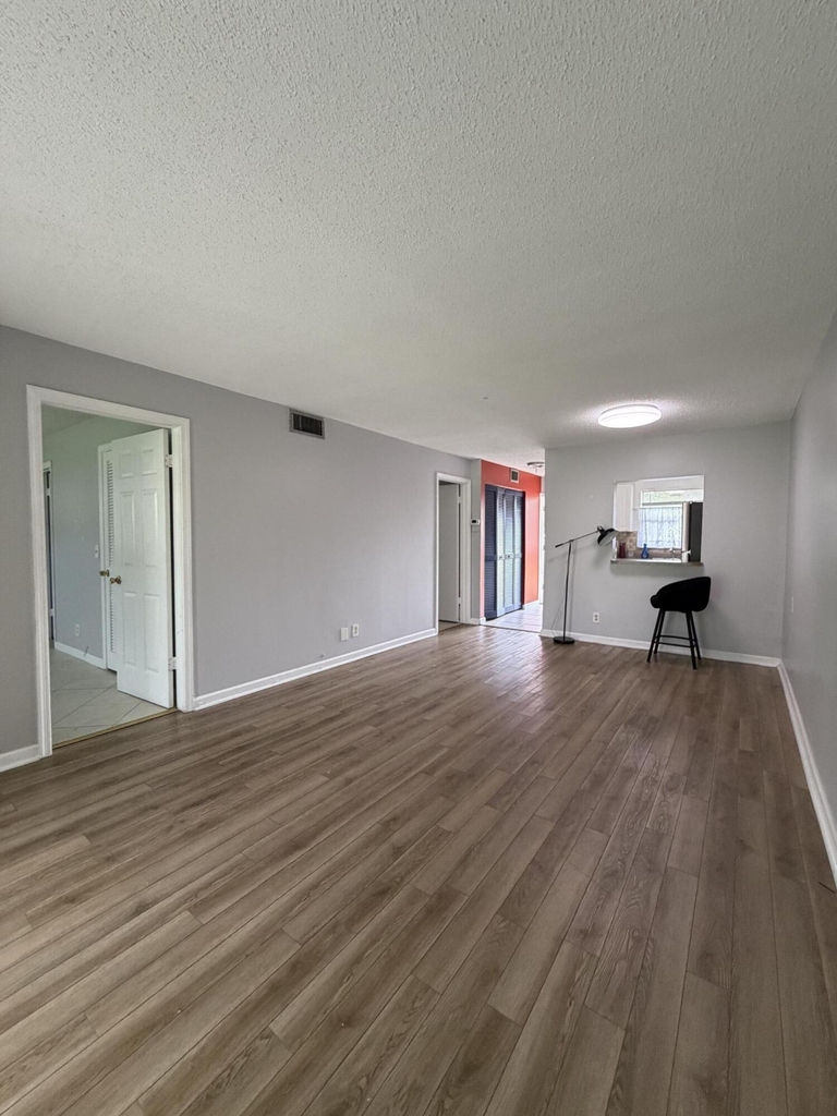 9915 Sandalfoot Boulevard - Photo 7