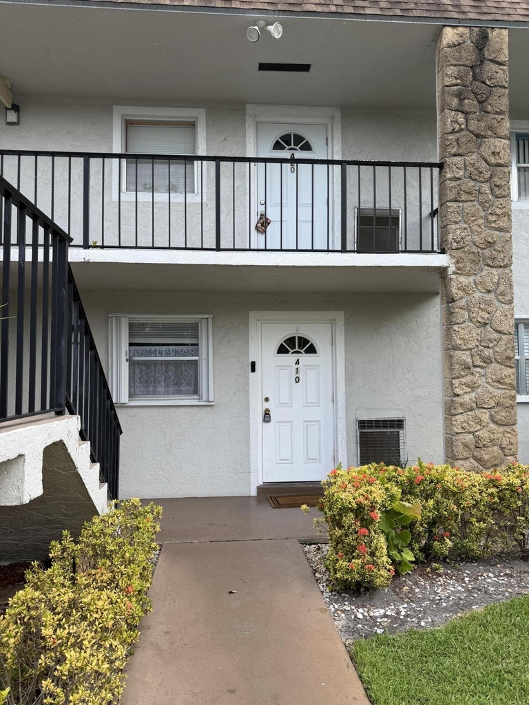 9915 Sandalfoot Boulevard - Photo 0