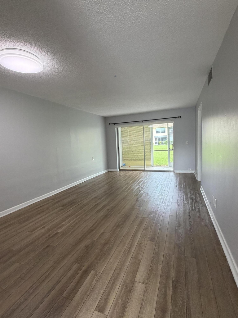 9915 Sandalfoot Boulevard - Photo 6