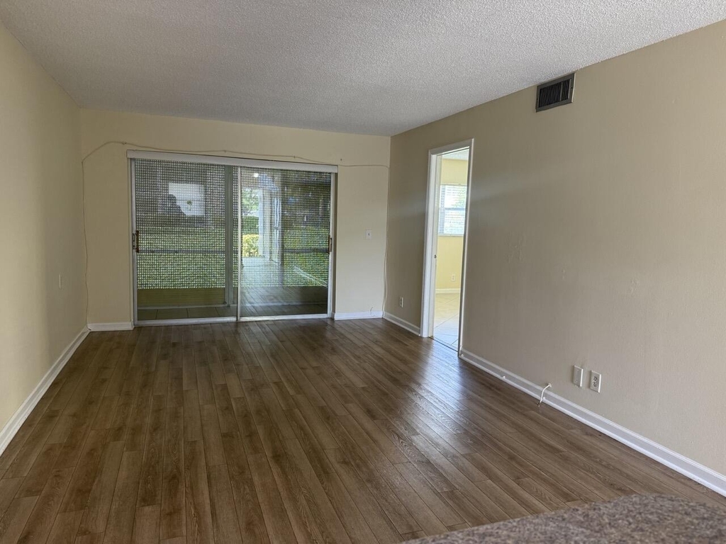 9915 Sandalfoot Boulevard - Photo 8