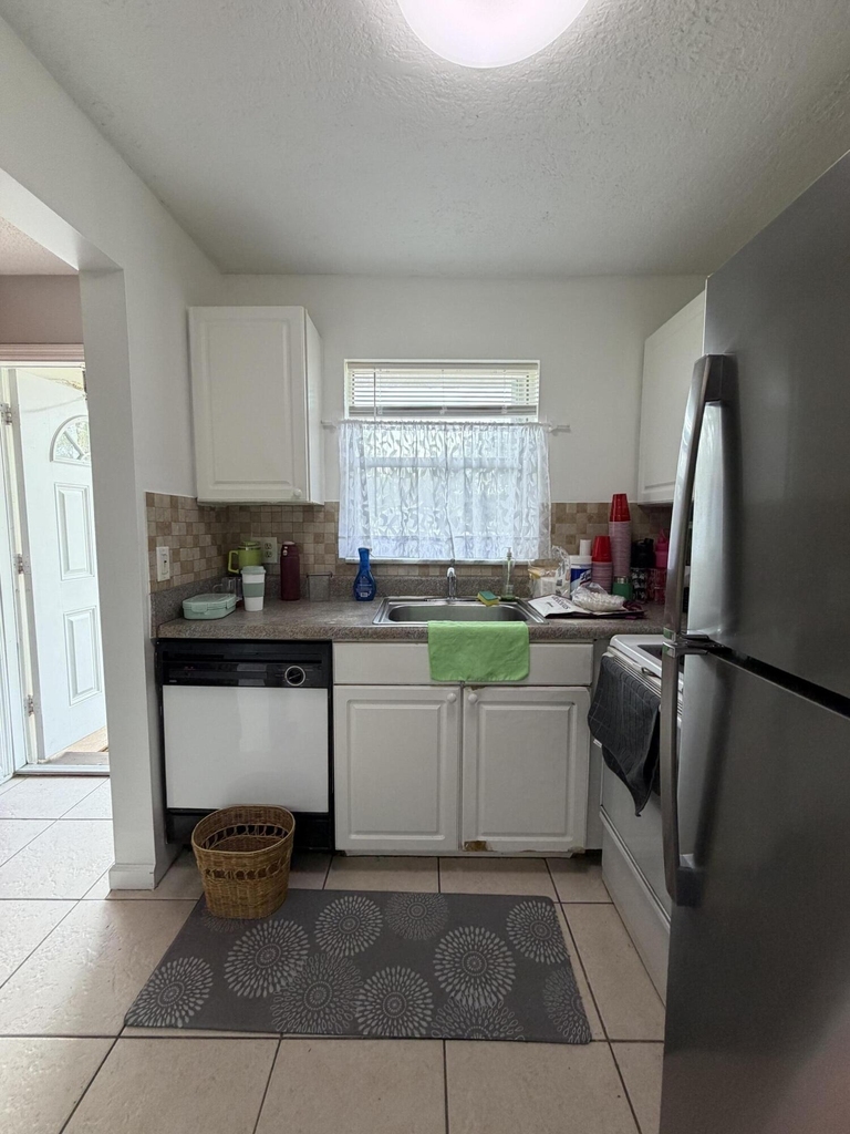 9915 Sandalfoot Boulevard - Photo 4