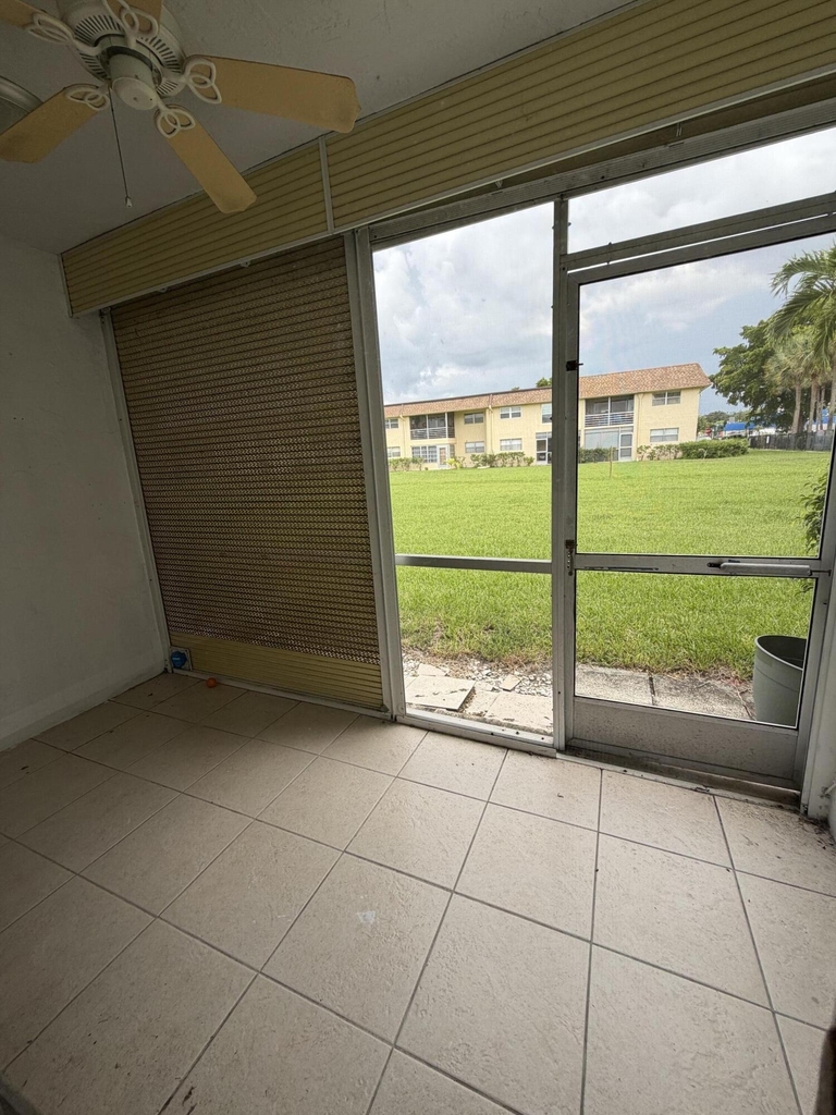 9915 Sandalfoot Boulevard - Photo 11