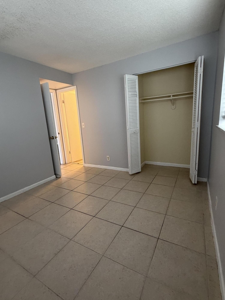 9915 Sandalfoot Boulevard - Photo 17