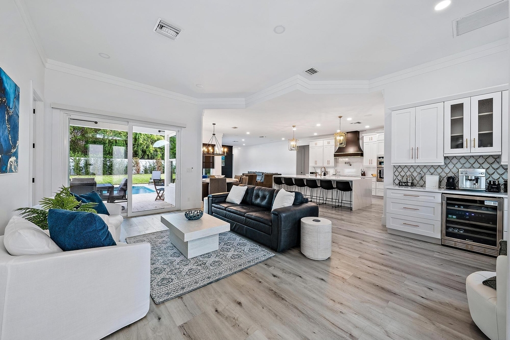 596 N Cypress Drive - Photo 6