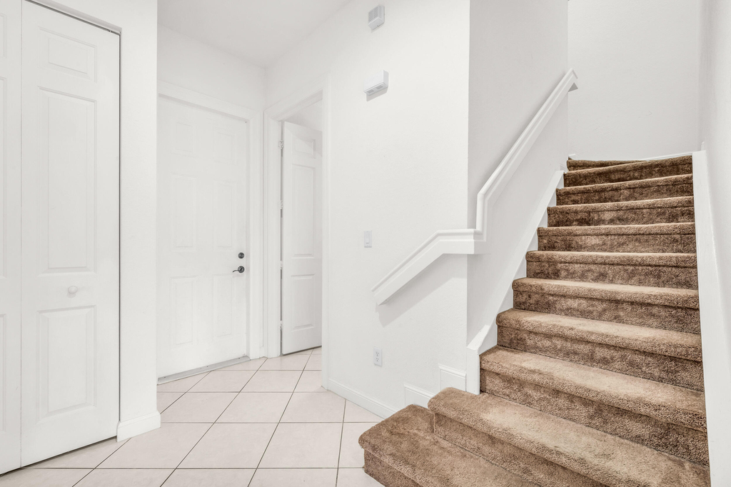 669 Pacific Grove Drive - Photo 4