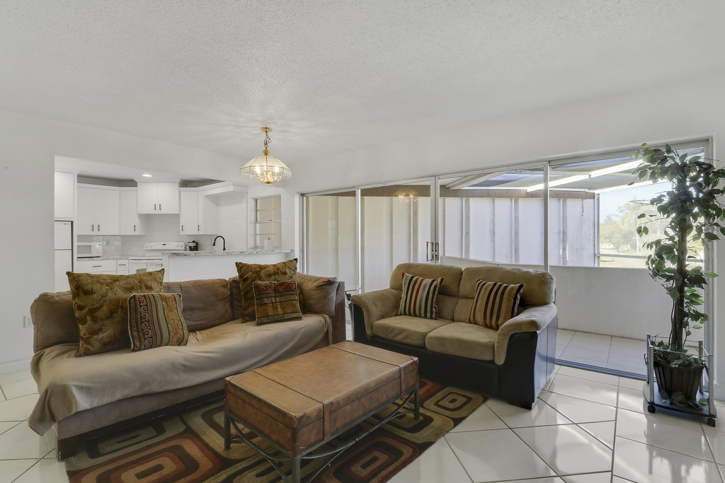 7 Greenway Village N - Photo 13
