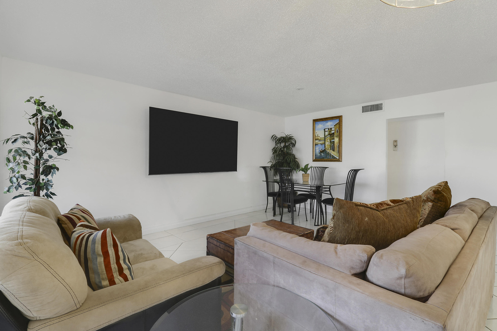 7 Greenway Village N - Photo 21