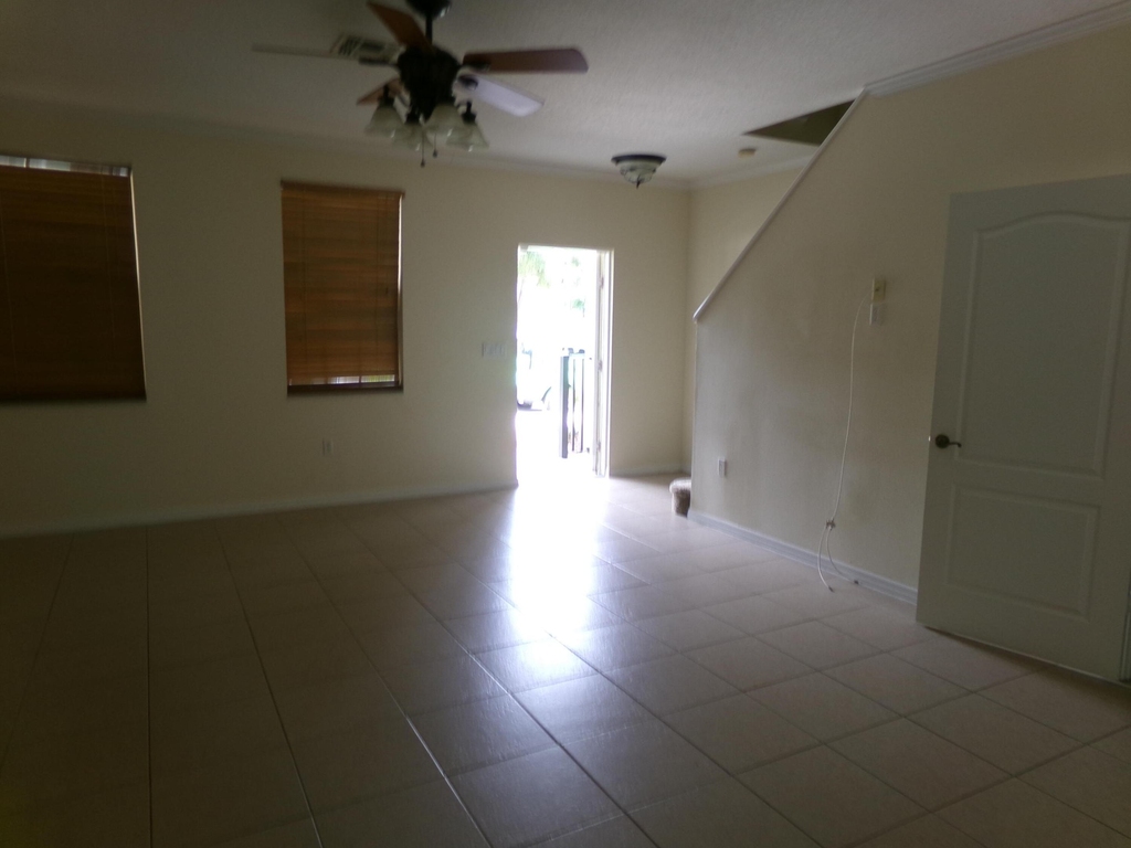 2132 Se Eatonville Drive - Photo 3