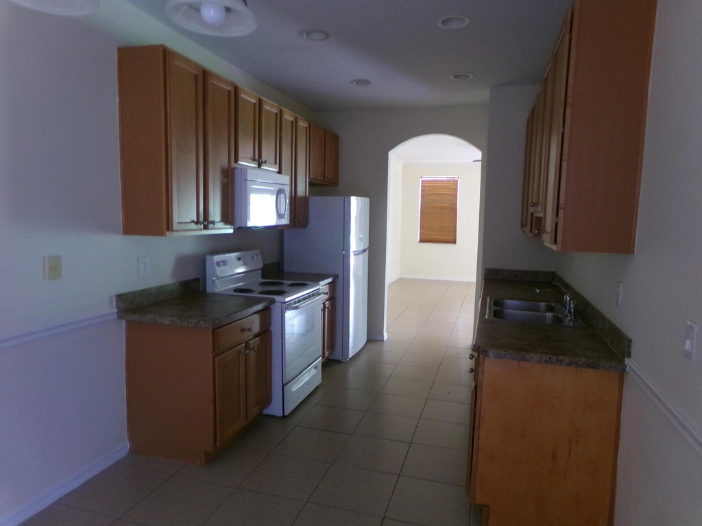 2132 Se Eatonville Drive - Photo 11