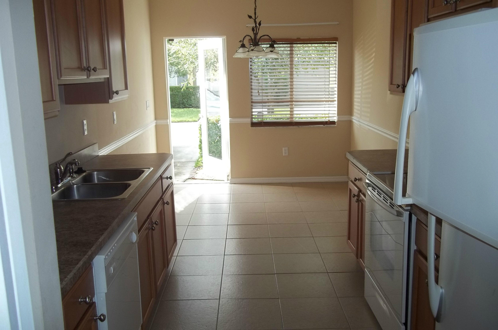 2132 Se Eatonville Drive - Photo 5