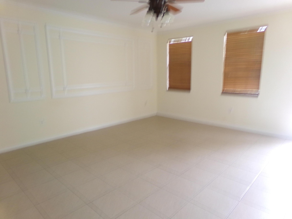 2132 Se Eatonville Drive - Photo 4